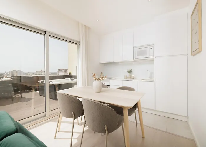 Top-floor 2br, Sea And Views & Jacuzzi Appartamento