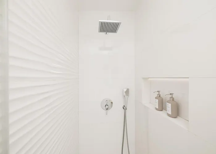 Top-floor 2br, Sea And Views & Jacuzzi Appartamento *